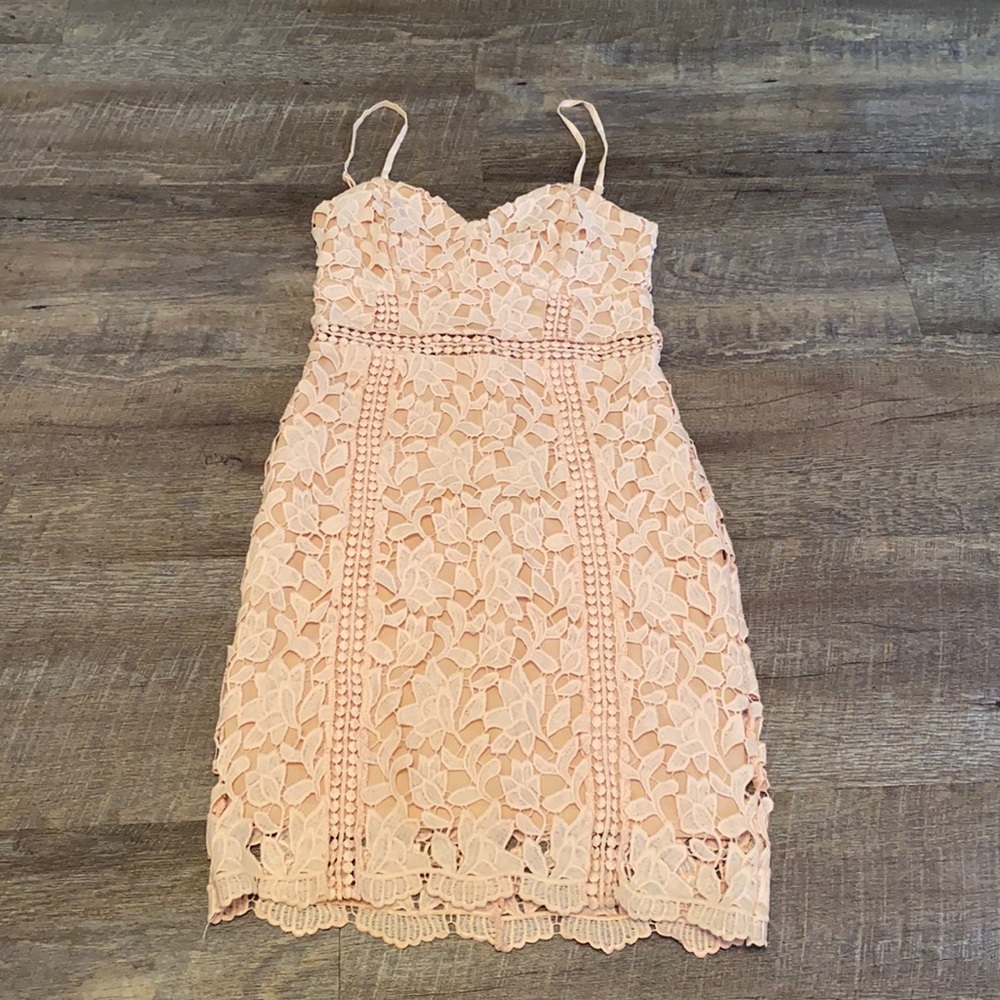 Lulus pink lace fitted dress